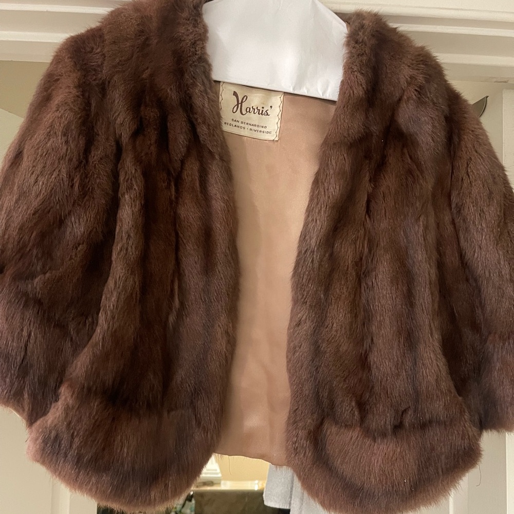 A Vintage stole Size M.